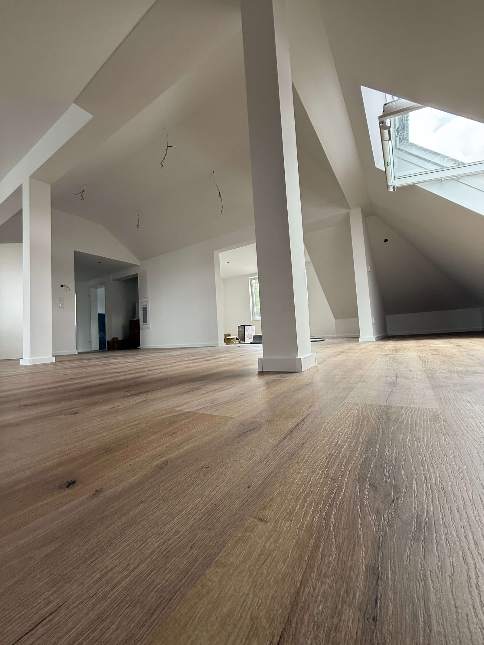 Zimmer mit Dachschräge